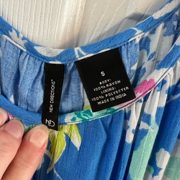 Beautiful EUC ND New Directions Blue Floral dress with cold shouldered - size S - Picture 3 of 5